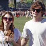 Emma Roberts, con su novio, el actor de 'American Horror History', Evan Peters, en una foto de archivo en el festival Coachella 2013.