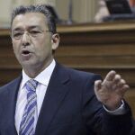 PAULINO RIVERO: «Los intereses políticos hacen un flaco favor a la cohesión del Estado»