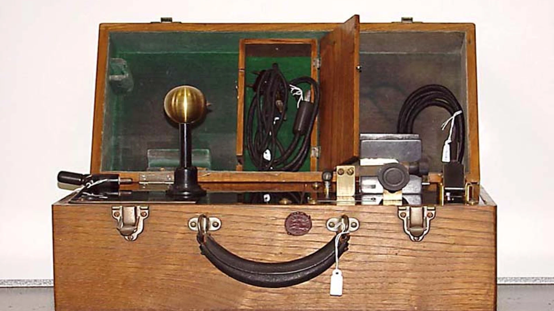 La fascinante historia del inventor del móvil... hace un siglo