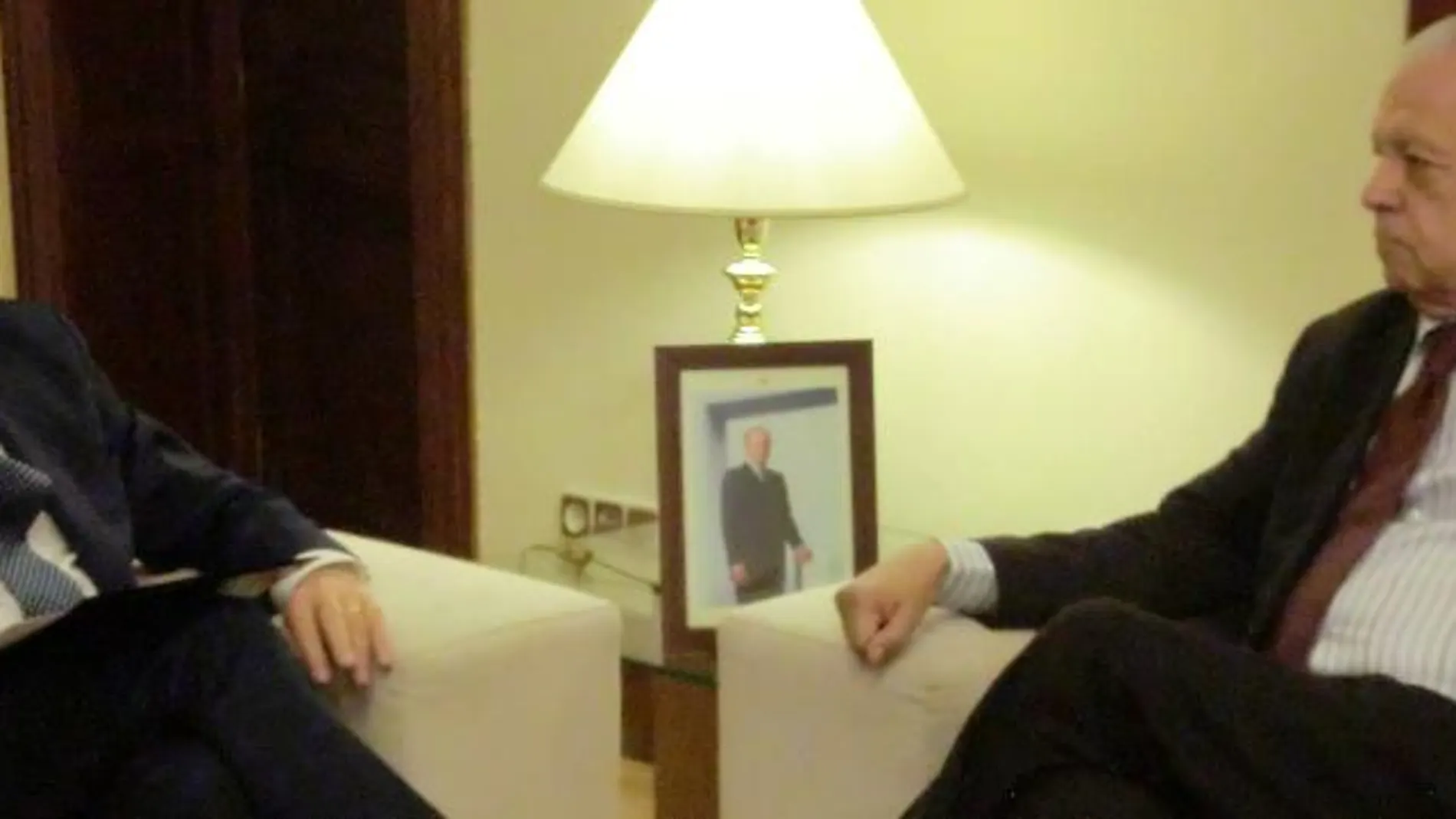 Fernández Díaz se reúne con el embajador de Chile en España