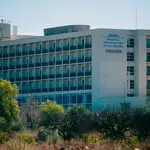 Después de dos décadas con gestión privada a cargo del grupo Ribera Salud, el hospital de Alzira volvió a manos públicas en abril de 2018. La reversión fue un compromiso de la entonces consellera de Sanidad, Carmen Montón