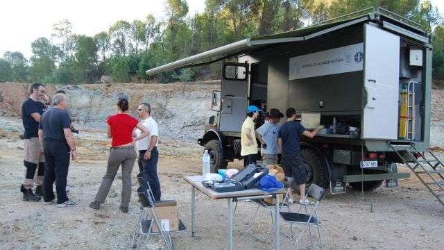 El equipo de científicos e ingenieros del Centro de Astrobiología (INTA-CSIC) en la zona de Peña de Hierro