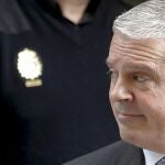 El presunto número dos de la trama Gürtel, Pablo Crespo, a su salida hoy de la Audiencia Nacional