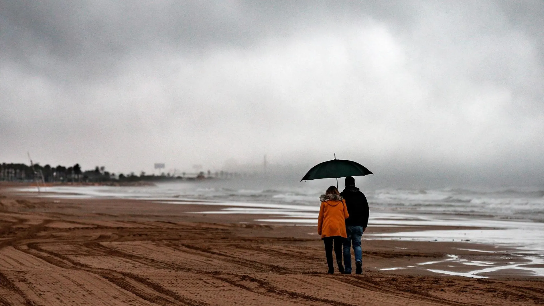 El temporal de lluvia y viento que afecta a la Comunitat Valenciana ha dejado acumulados en 24 horas de hasta 100,6 litros por metro cuadrado en Alcudia de Veo (Castellón)