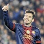 Messi, con el pulgar derecho hacia arriba tras lograr su gol 86