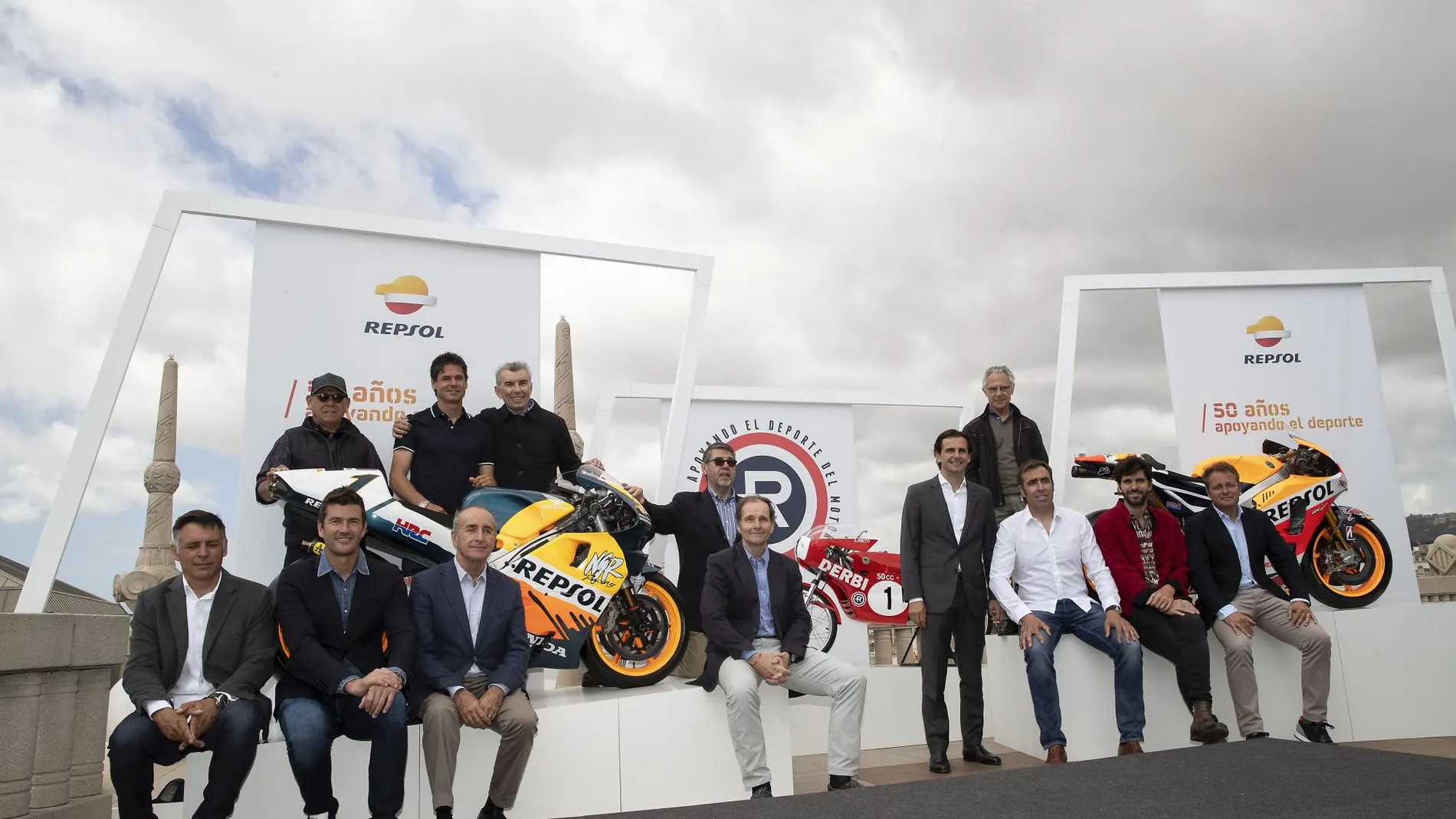 Repsol convierte el Paseo de Gracia en un museo del motor