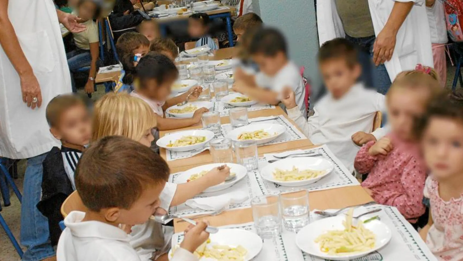 Educación amplía las becas de comedor que llegan a 81.753 niños