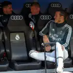  Las risas de Bale en el banquillo con el 0-2