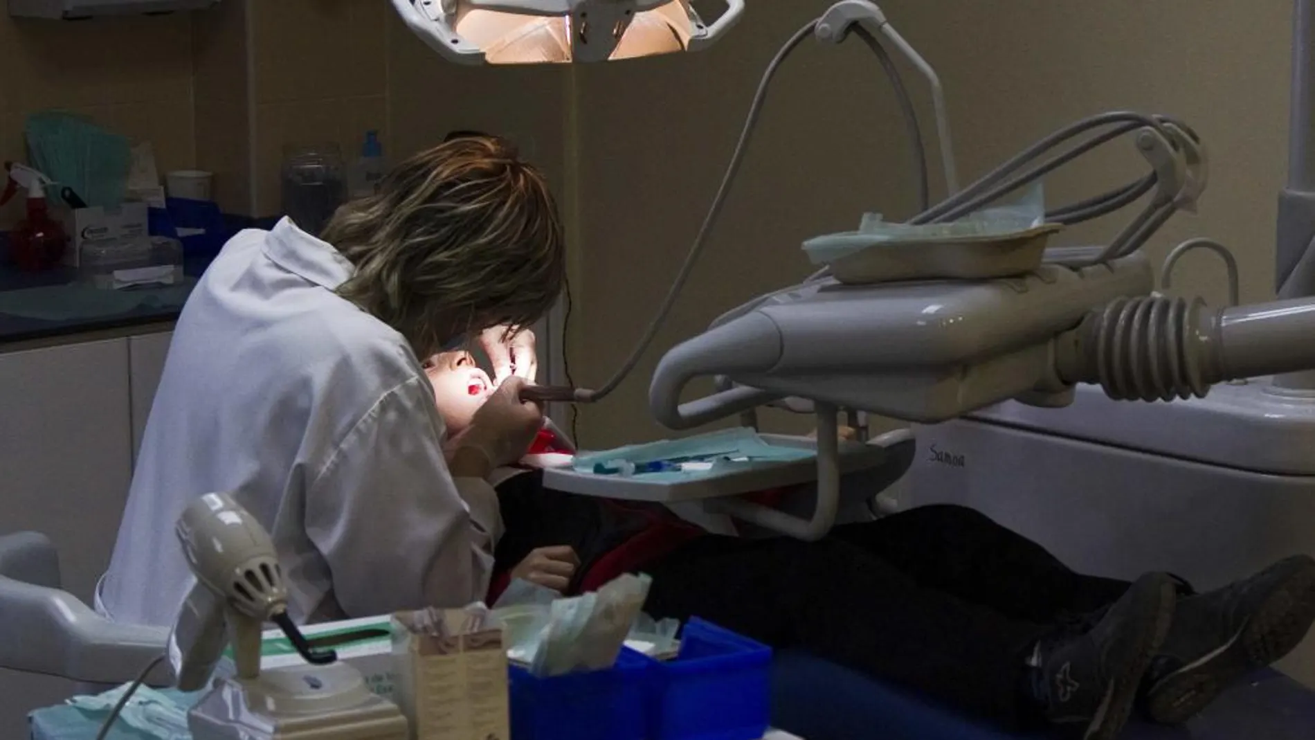 Los dentistas reclaman mayor protección laboral por los efectos de la crisis del coronavirus.