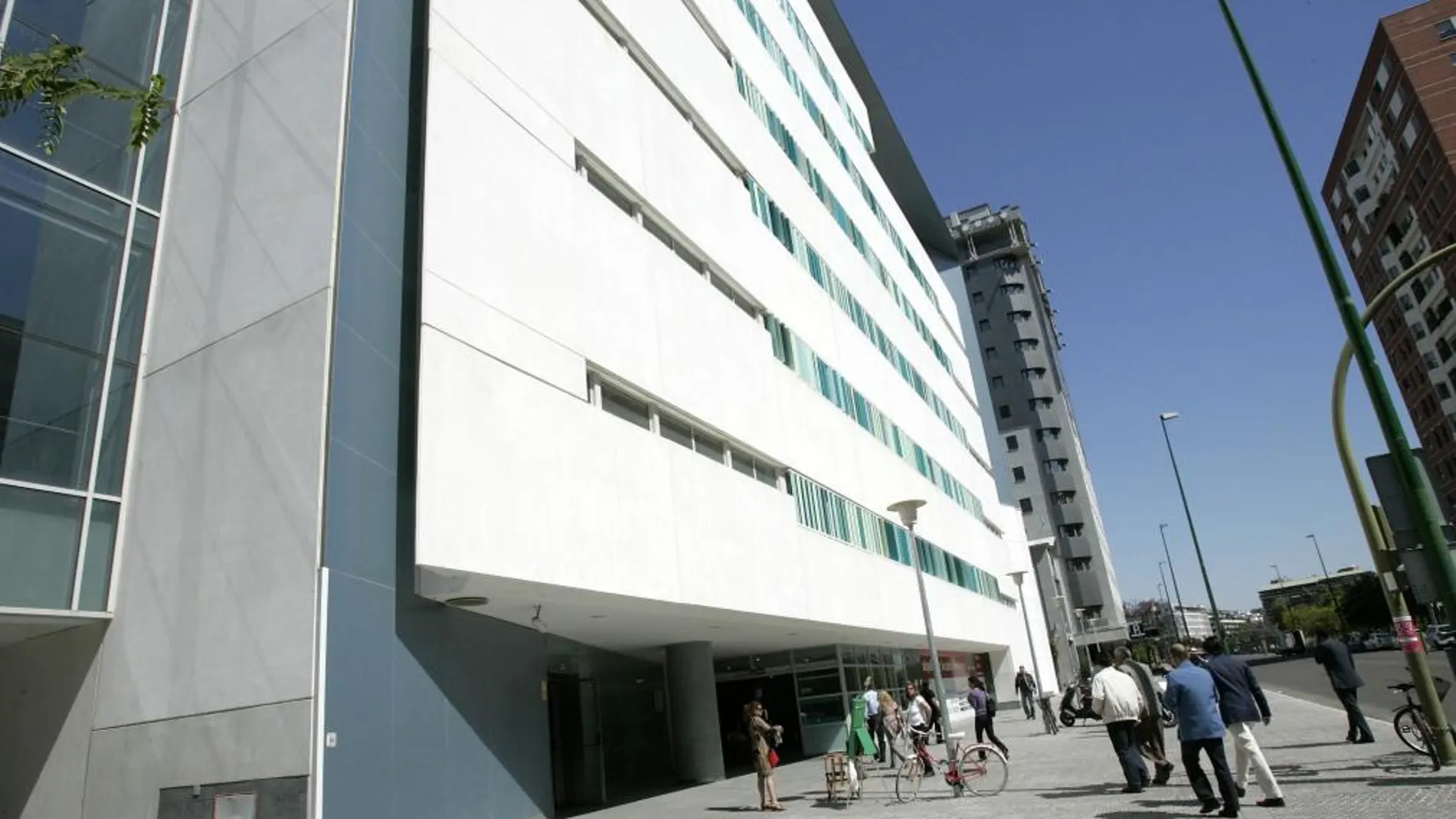 El contrato expira en el primer trimestre de 2013 y el alquiler del edificio-puente sigue en el aire