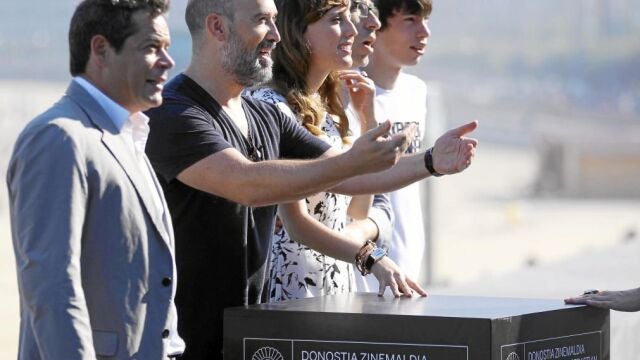 Jorge Sanz, Javier Cámara, Natalia Molina, David Trueba y Francesc Colomer, ayer en San Sebastián