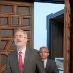 Antonio Ávila y Miguel Ángel Vázquez, consejero de Economía y portavoz de la Junta, anunciaron ayer la medida