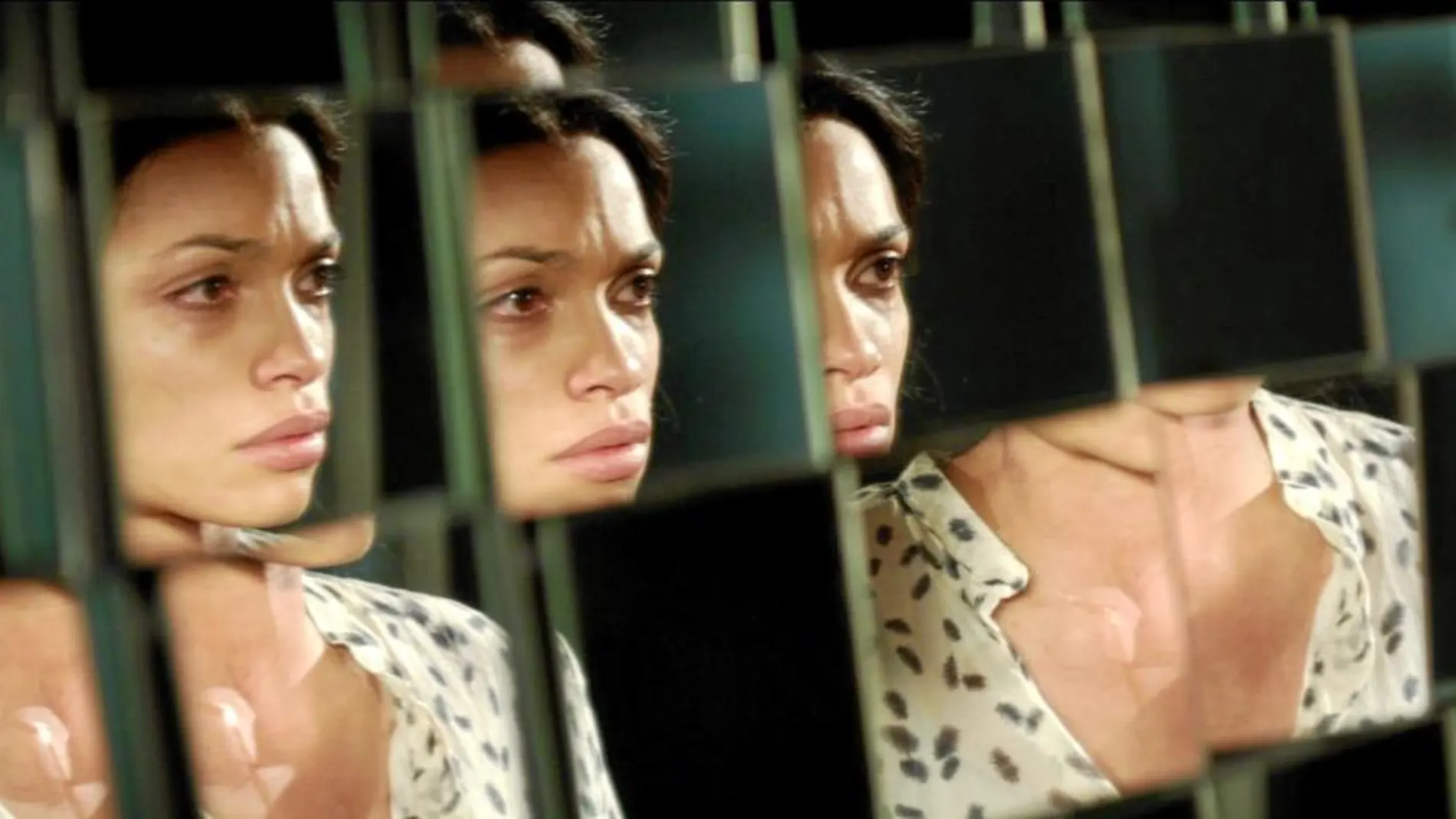 Rosario Dawson se convierte en «Trance» en musa al natural de Boyle, una antiheroína con peso en la historia