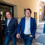 El presidente del PP de Castilla y León, Alfonso Fernández Mañueco; acompañado por el secretario autonómico del PP, Francisco Vázquez; Raúl de la Hoz, y Pedro Viñarás, a su salida de la reunión