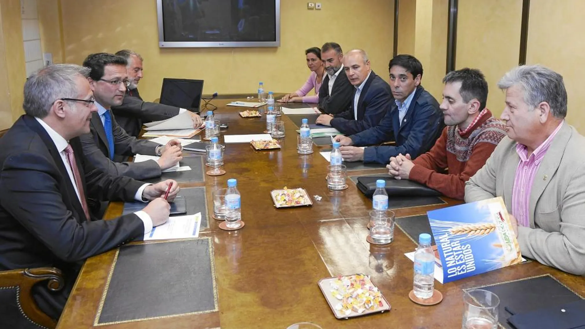 Reunión del subsecretario del Ministerio de Agricultura, Jaime Haddad, con las organizaciones agrarias