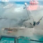 Rescatan a los tripulantes de un velero en las islas Sisargas