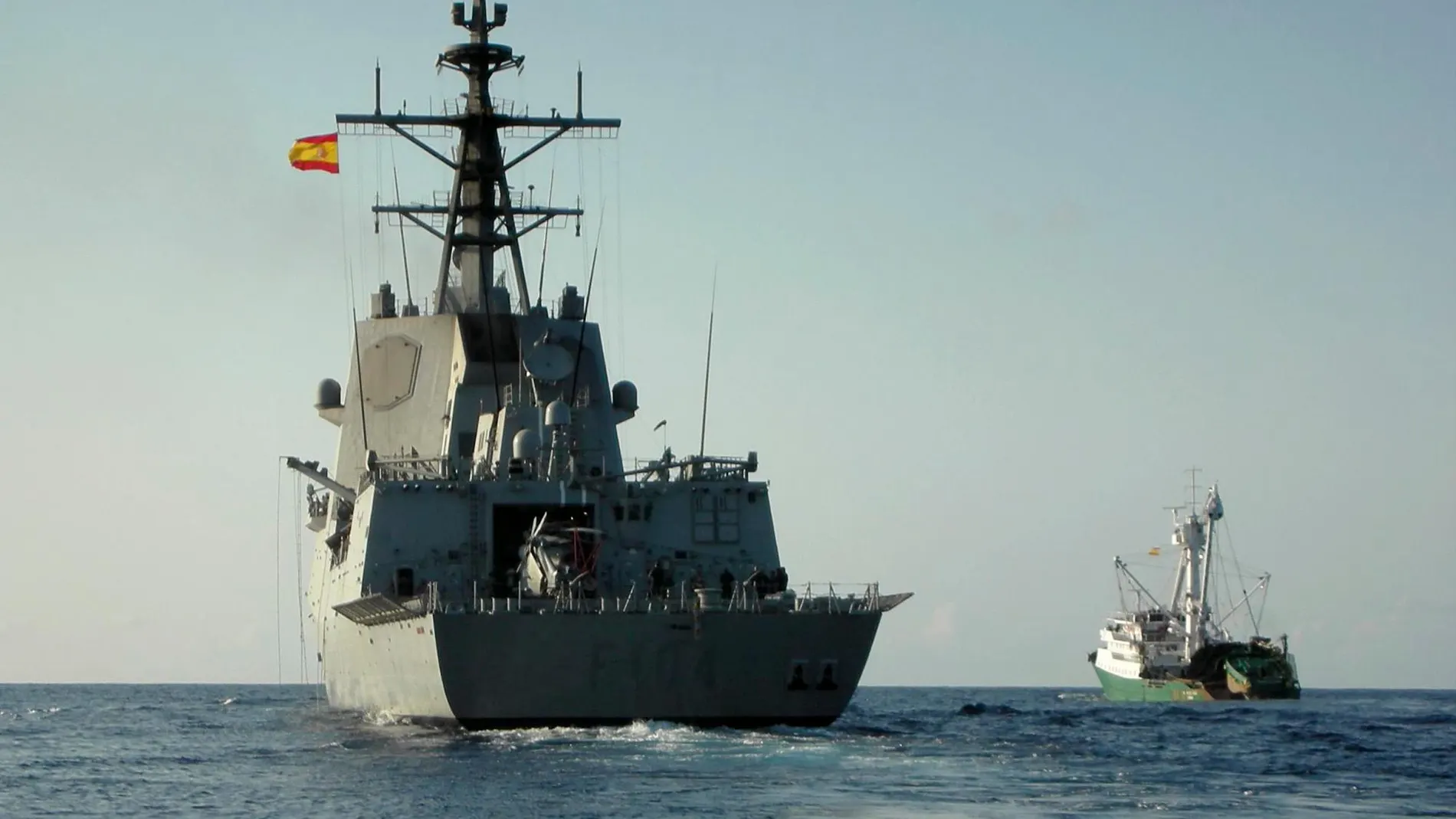 Borrell resta importancia a la retirada de combate de la fragata Méndez Núñez