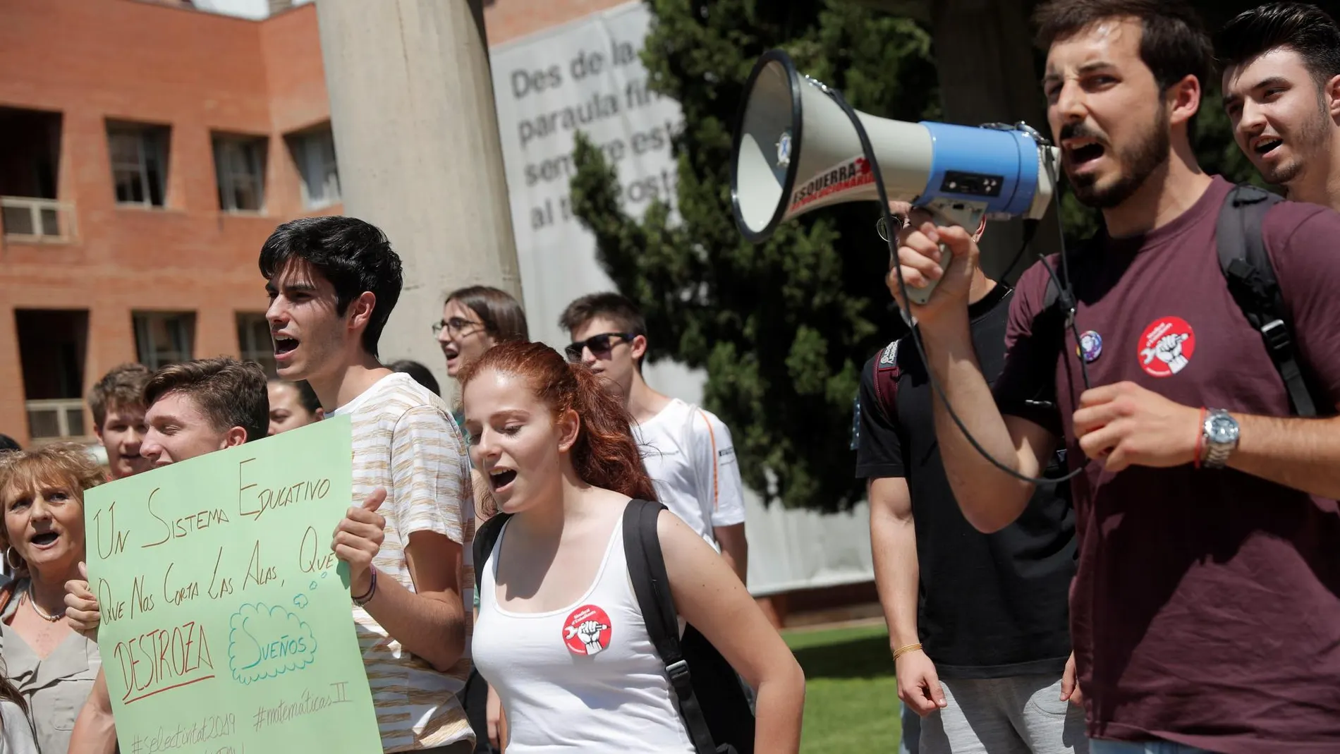 Una de las protestas de alumnos sobre el examen de Matemáticas II