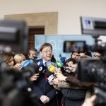 El presidente de la Generalitat, Ximo Puig, atiende a los medios de comunicación
