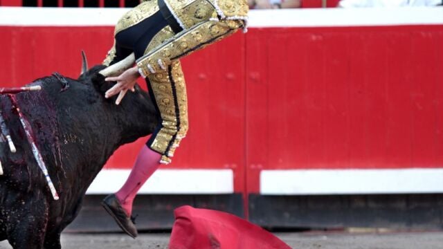 Jiménez Fortes recibió una cornada del tercero de la tarde