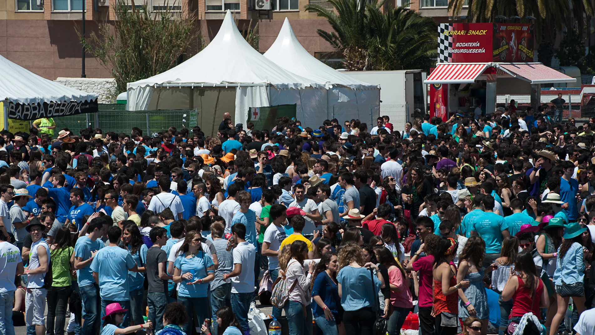 Paellas Universitarias desoye a Ribó y celebrará mañana el festival