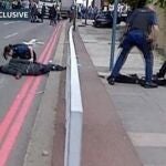 Momento en el que los policías abaten a los terroristas