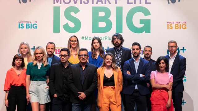 Foto de grupo durante la presentación de Movistar+ Lite