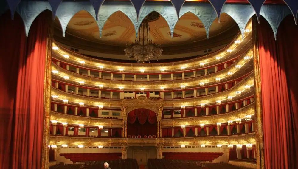 Vista general desde el hall del Teatro Bolshoi de Moscú.