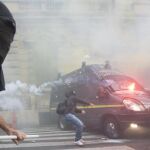Jóvenes encapuchados se han enfrentado a la policía italiana