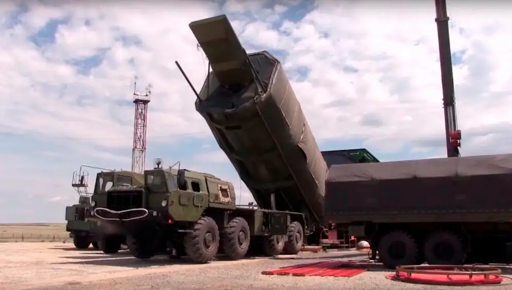 Captura de un vídeo en la que se muestra el misil hipersónico ruso Avangard