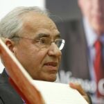 Alfonso Guerra, durante la presentación de sus memorias "definitivas"