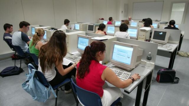 Alumnos de una treintena de centros de FP se formarán en comunicación y trabajo en equipo, inteligencia emocional y adaptación al cambio