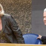La líder del FN y el dirigente del PVV, ayer en una rueda de prensa en La Haya
