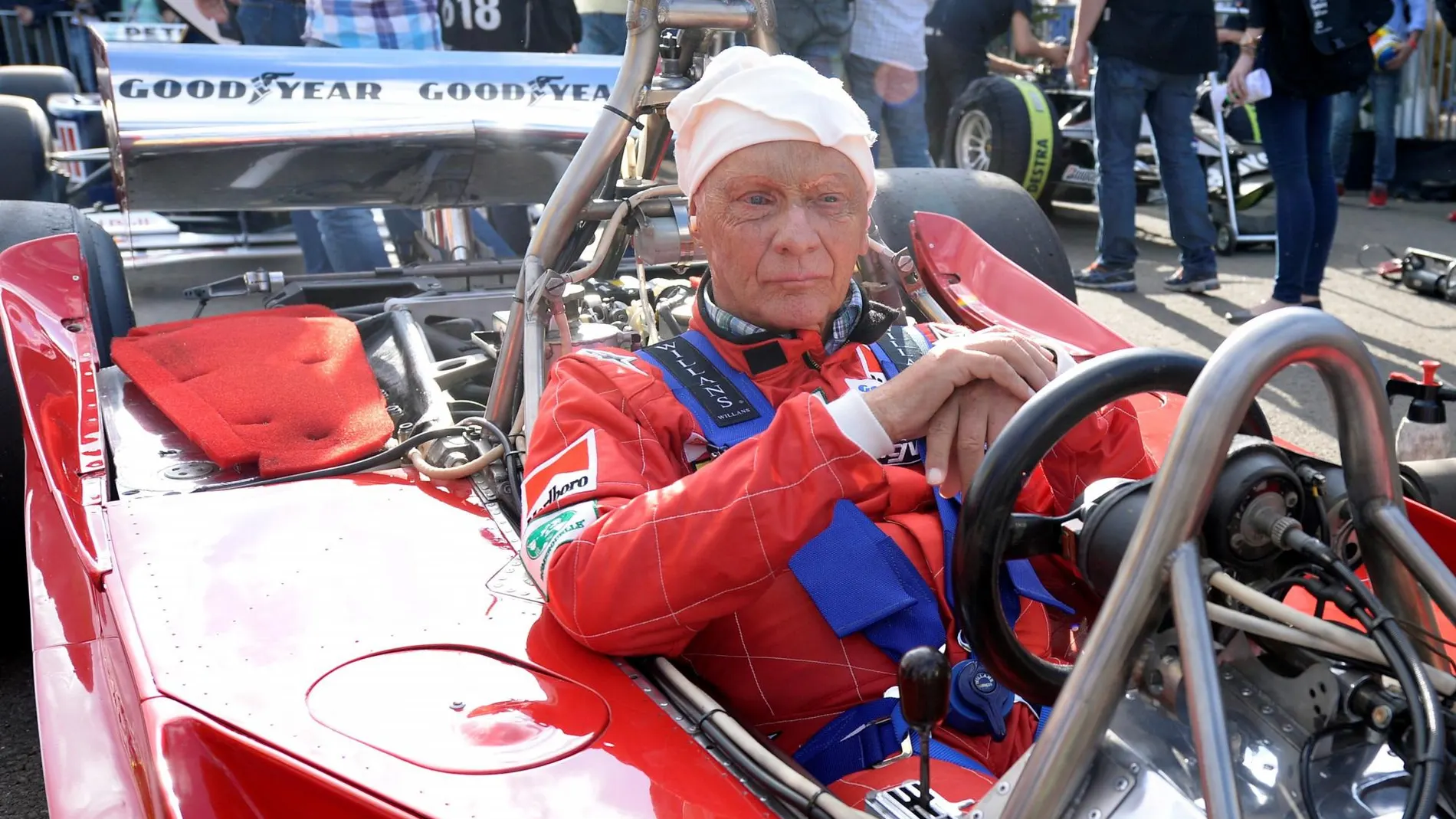 que muestra al expiloto de Fórmula Uno Niki Lauda en la carrera de las leyendas de Red Bull en Spielberg...a la muerte del legendario corredor austríaco Niki Lauda, tres veces campeón de la máxima categoría
