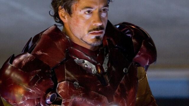 Fotograma del actor estadounidense Robert Downey Jr. en el papel del superhéroe del cómic Iron Man (hombre de hierro), película que se estrena esta semana en todo el mundo.