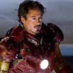 Fotograma del actor estadounidense Robert Downey Jr. en el papel del superhéroe del cómic Iron Man (hombre de hierro), película que se estrena esta semana en todo el mundo.