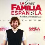 El director de cine Daniel Sánchez Arévalo, hoy en Barcelona, durante la presentación de "La gran familia española", su nueva película. La cinta es una de las cuatro preseleccionadas por la Academia de Cine para optar a representar a España en la carrera por el Óscar.