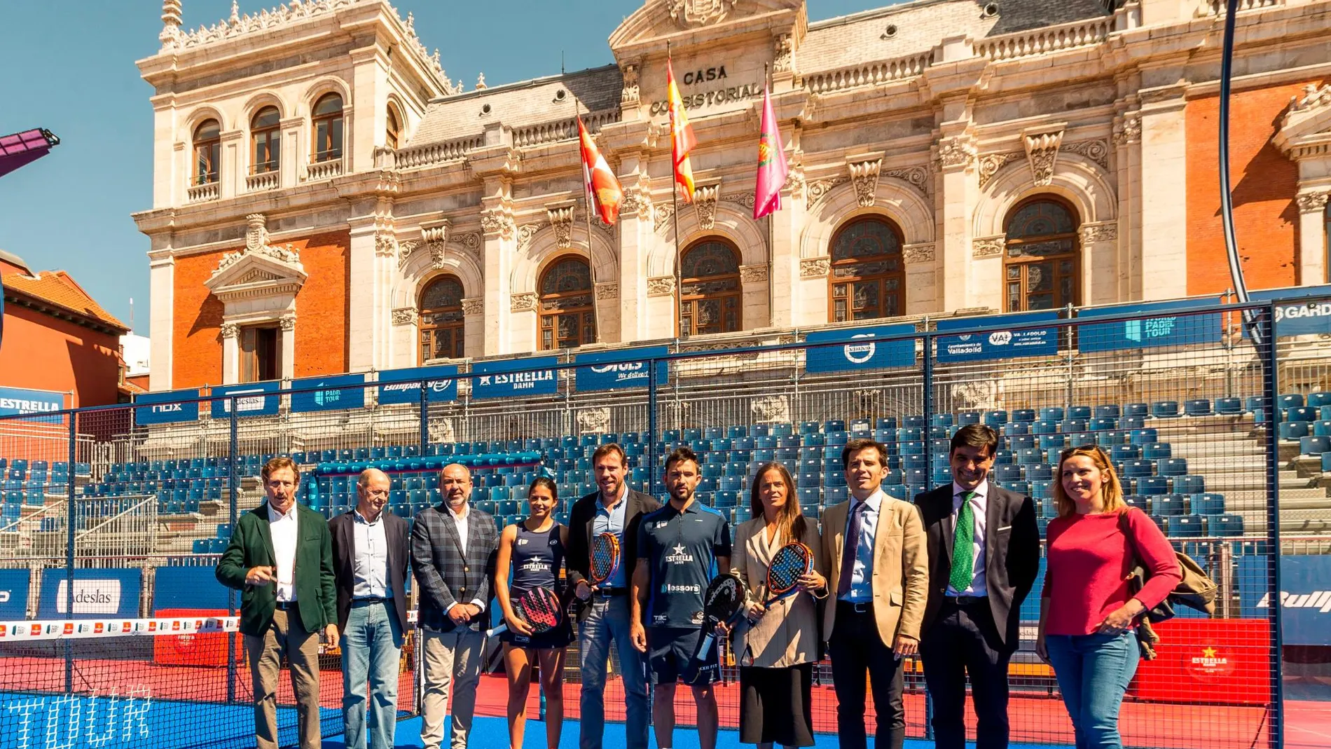 El alcalde de Valladolid, Óscar Puente, inaugura el Valladolid Máster 2019 de World Pádel Tour, entre otras autoridades