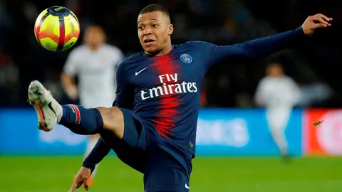 Kylian Mbappé en un partido de Ligue 1 ante el Dijon