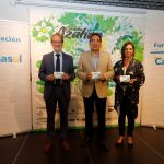 Pulido, en el centro, nombrado “embajador del azahar” / Foto: La Razón