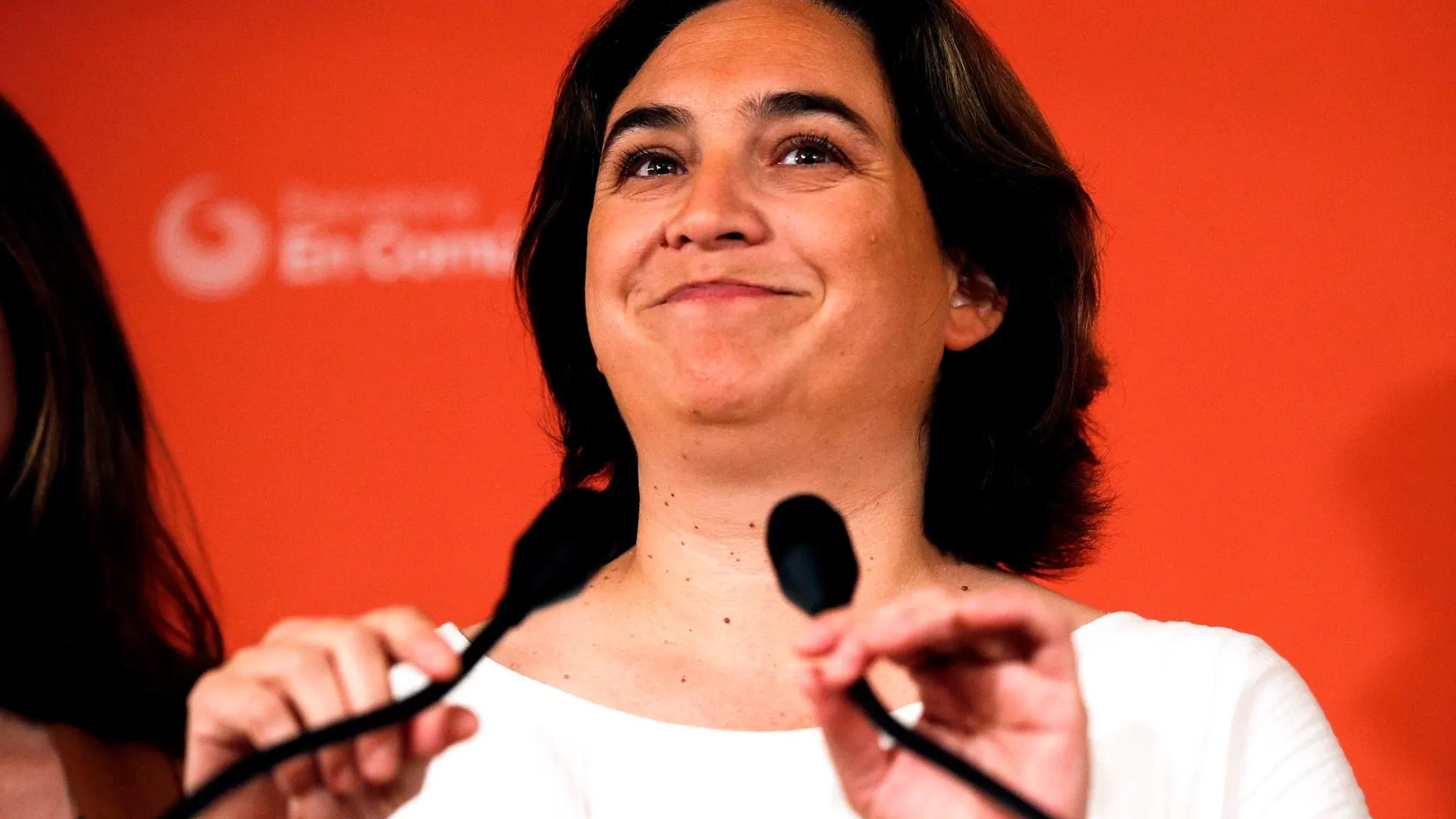 La alcaldesa de Barcelona en funciones, Ada Colau y candidata a la reeleción por BComú, Ada Colau, valora ante los medios los resultados de las elecciones de ayer / Foto: Efe