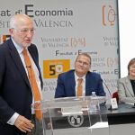 El presidente de Mercadona, Juan Roig, ayer durante la conferencia que impartió en la Facultat d'Economia de la Universitat de València
