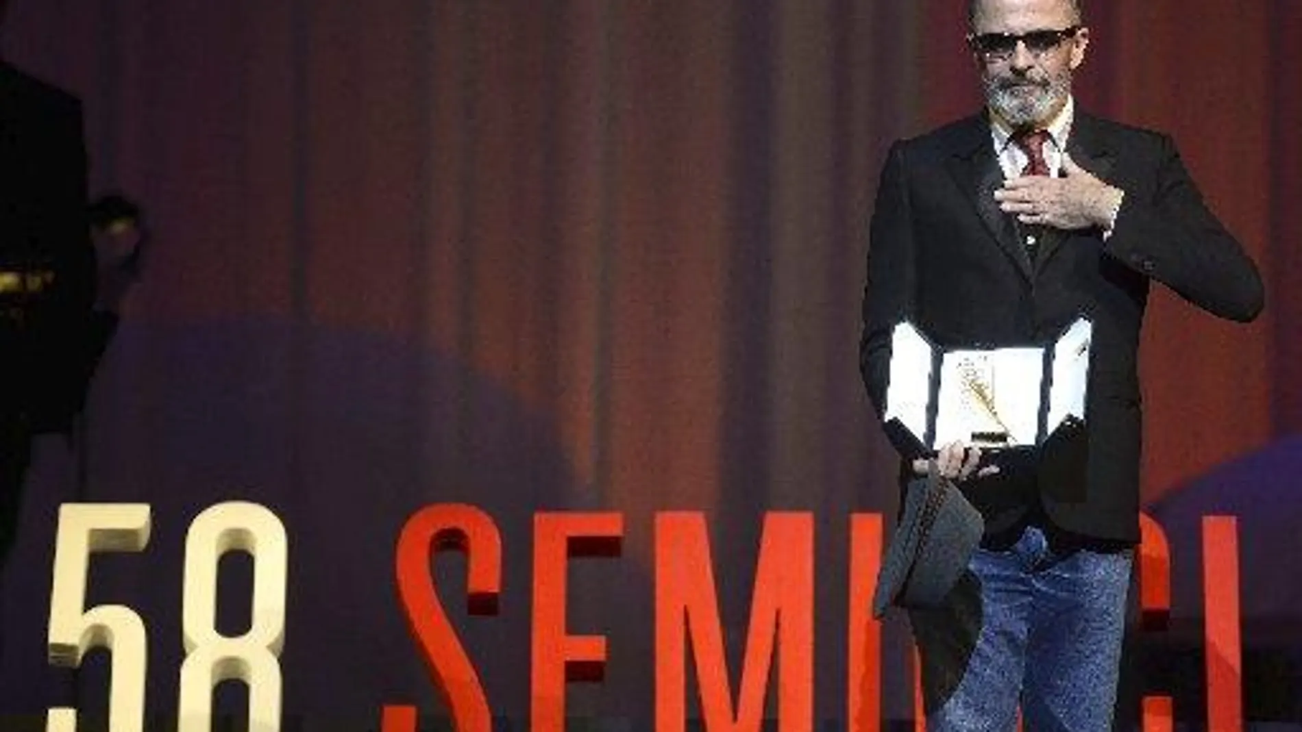 El director de cine Jacques Audiard, tras recibir la Espiga de Honor
