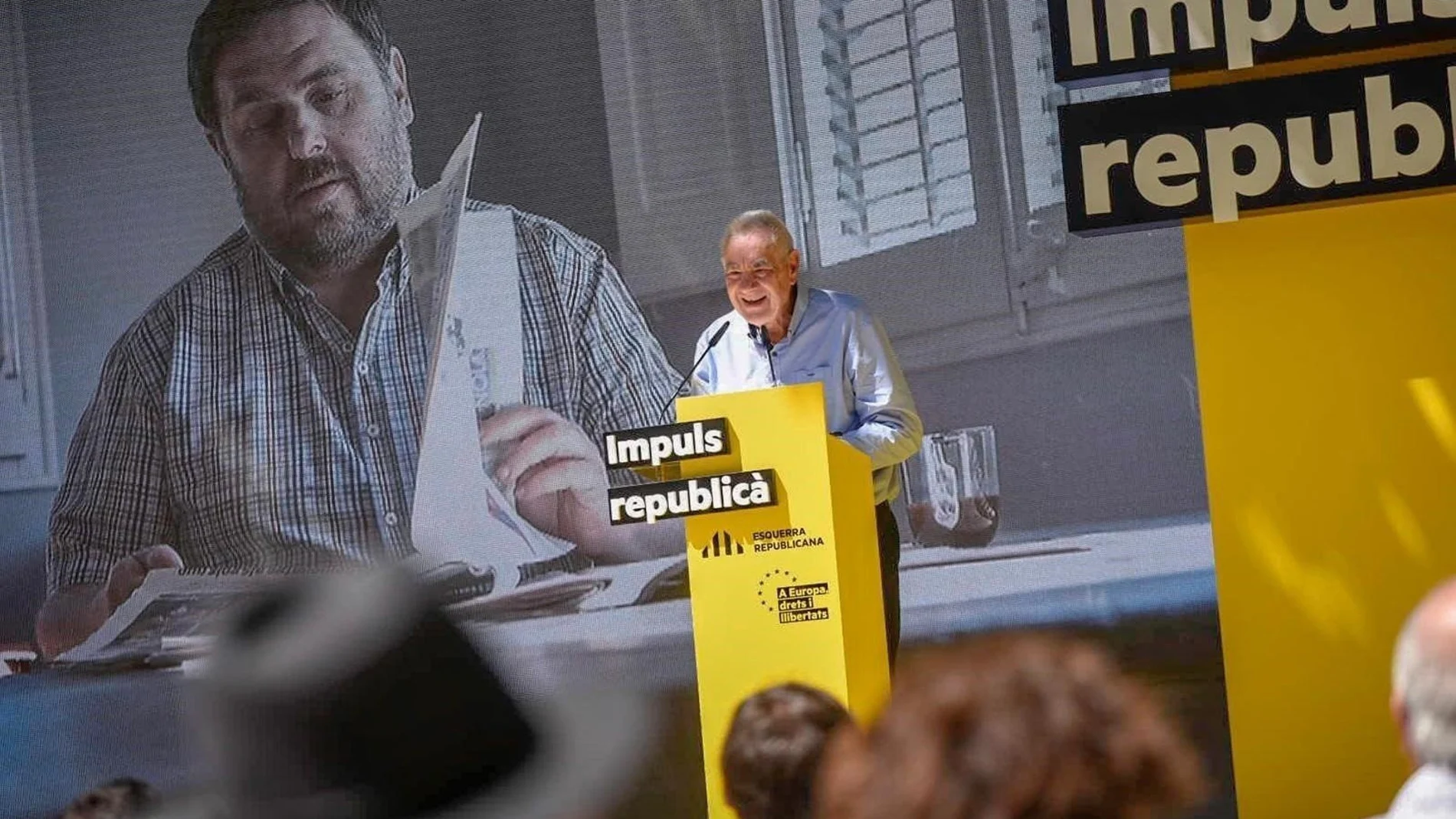 Ernest Maragall en un acto en Barcelona en el que ha intervenido por vídeoconferencia Oriol Junqueras desde Soto del Real