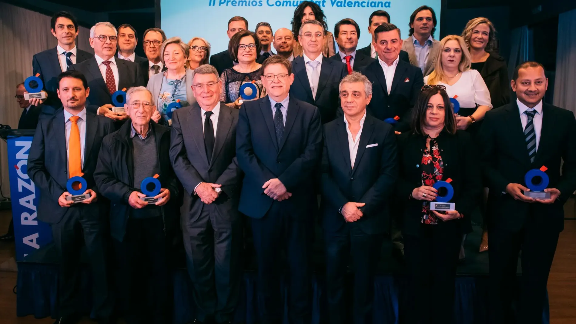 Los premiados con el M. H. President de la Generalitat Valenciana, Ximo Puig, los consellers Gabriela Bravo y Vicent Soler, Andrés Navarro e Iñaki Zaragüeta