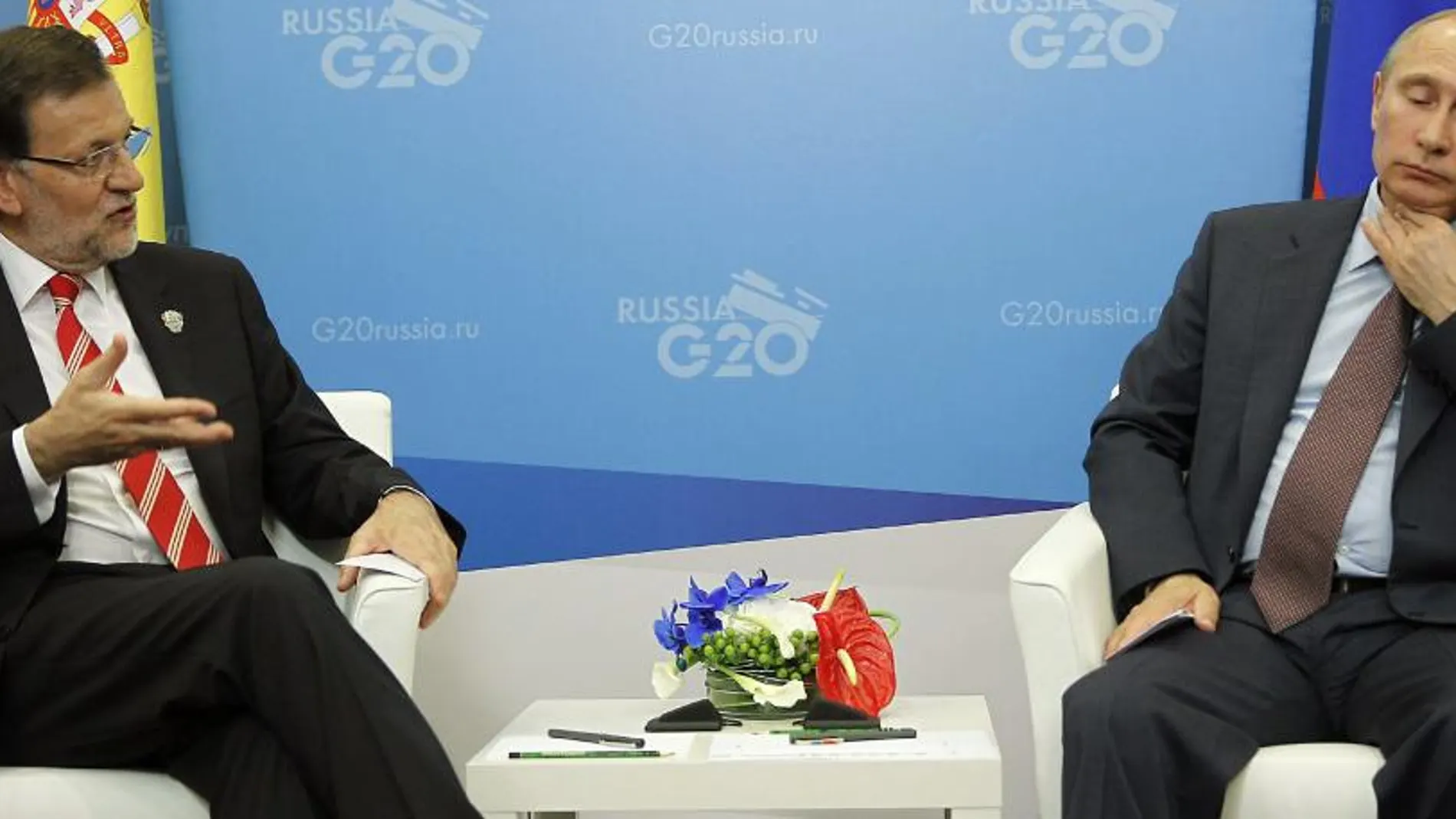 Rajoy y el presidente de Rusia, Vladimir Putin, durante el encuentro que han mantenido hoy en San Petersburgo en el marco de la cumbre del G20