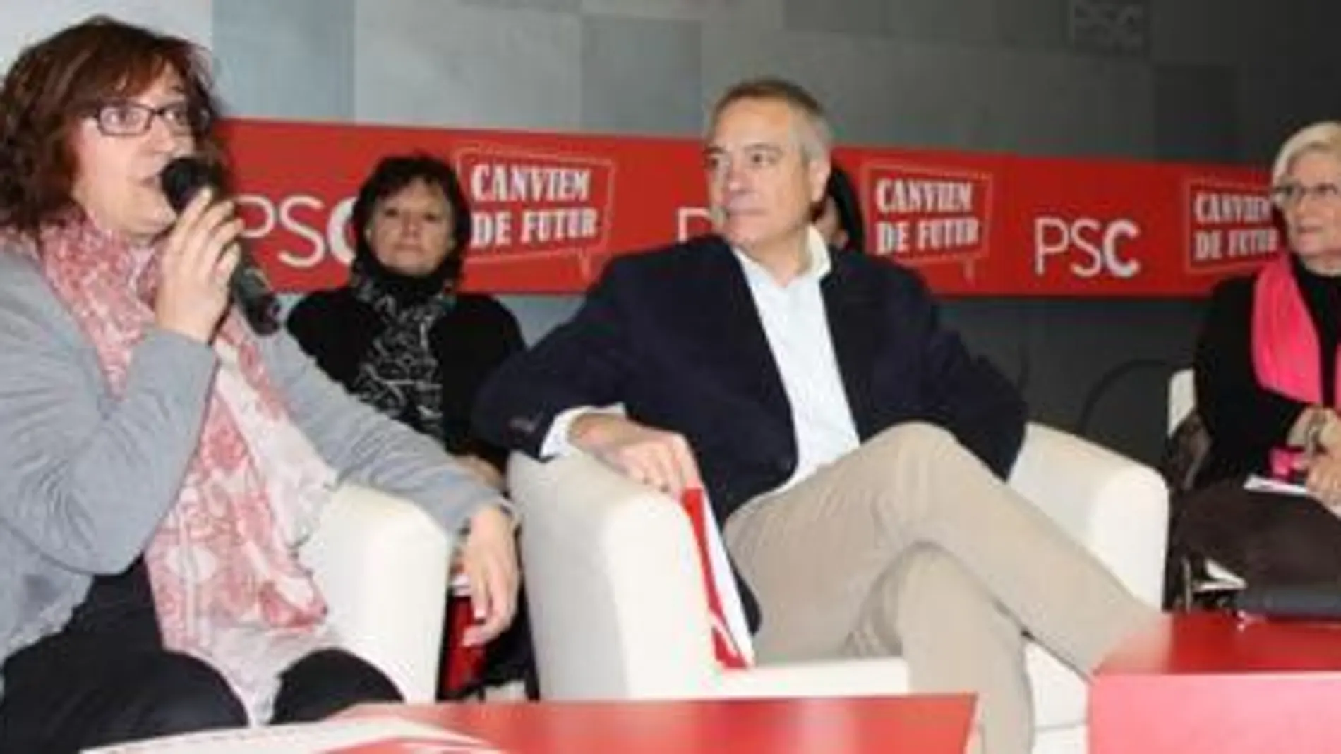 Pere Navarro llama a ser valientes y defender una consulta acordada con el Estado