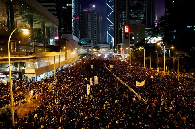 Hong Kong redobla el órdago a China