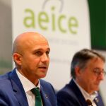 Ricardo Fortuoso, presidente de AEICE junto a Enrique Cobreros