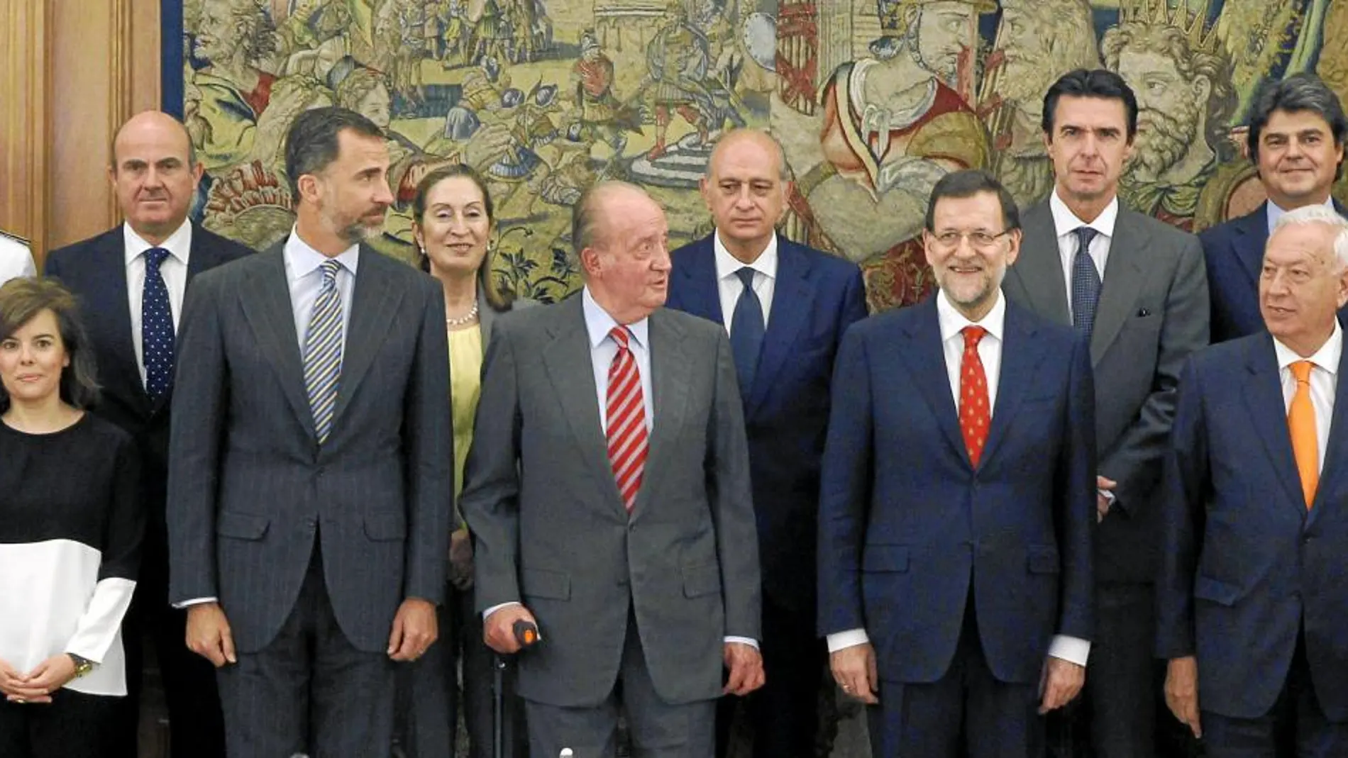 El Rey posa en Zarzuela junto a los ministros y otros miembros del Consejo antes del encuentro